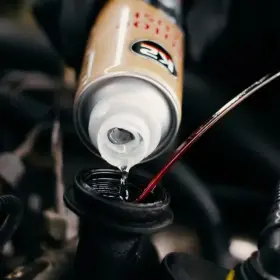 Proplach motoru automobilu
