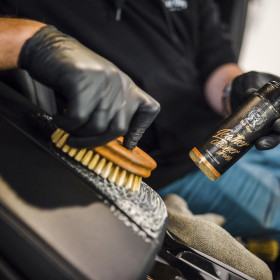 BadBoys Leather Cleaner Strong - Silný čistič kůže 1L_thumb10