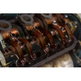 Proplach motoru automobilu