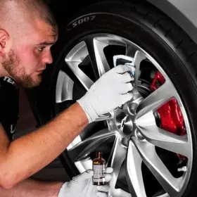 Doplňky pro disky a pneumatiky